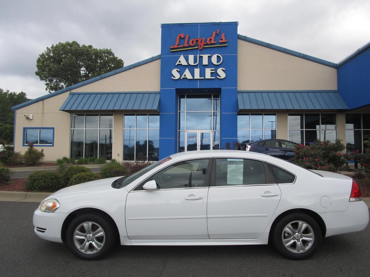 2013 WHITE Chevrolet Impala (2G1WF5E39D1) , located at 1814 Albert Pike Road, Hot Springs, AR, 71913, (501) 623-1717, 34.494228, -93.094070 - Photo#0